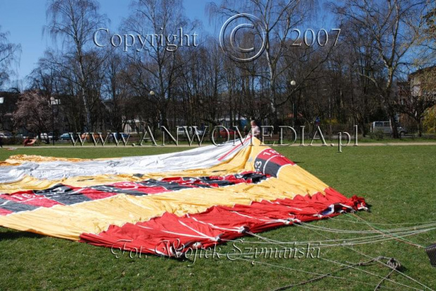 Zawody Balonów na powietrze ciepłe Sopot 15.04.2007r.
www.ANWOMEDIA.pl