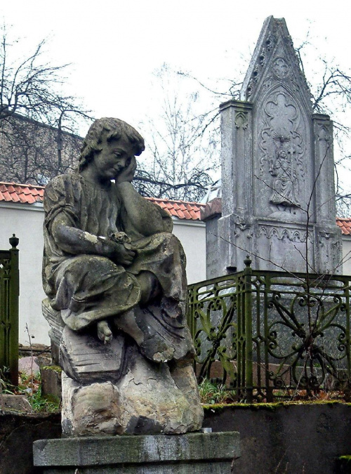 W Wilnie na Zarzeczu.
Cmentarz Bernardyński. #Wilno