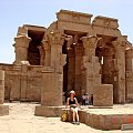 Kom Ombo. Świątynia boga Sobka (krokodyla).
Wybudowana przez Tutmozisa lll.