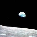 Święty Graal łowców planet to tzw. druga Ziemia - planeta, na której panują warunki przyjazne dla życia. Ten, kto ją odnajdzie, przejdzie do historii. Na zdjęciu pierwszy wschód Ziemi widziany przez człowieka (załogę statku Apollo 8). Wigilia 1968 r.