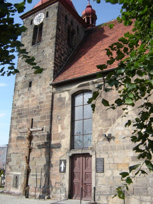 Romanski kosciol pw Wniebowziecia NMP nalezy do najstarszych na Slasku. Przez 400 lat parafia byla wlasnoscia cystersow z Grüssau/Krzeszowa. #Wierzbno #Slask #DolnySlask