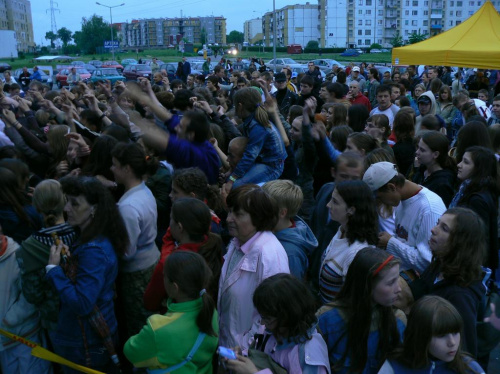 Festym na parkingu Intermarche - koncert zespołów West Ice, Propaganda i Etna