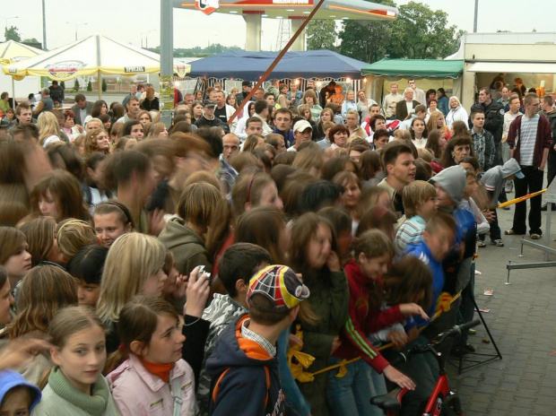 Festym na parkingu Intermarche - koncert zespołów West Ice, Propaganda i Etna