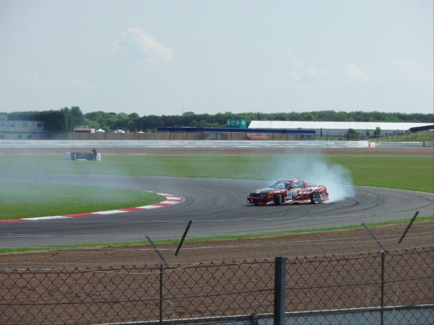 wszytskie japońskie fury i EDC eliminacjia driftingu gdzie Maciek Polody wygrał silverstone 2007
i filmiki http://youtube.com/profile_videos?user=grbrandys #SilverstoneEdcTunning