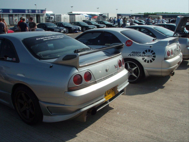 wszytskie japońskie fury i EDC eliminacjia driftingu gdzie Maciek Polody wygrał silverstone 2007
i filmiki http://youtube.com/profile_videos?user=grbrandys #SilverstoneEdcTunning