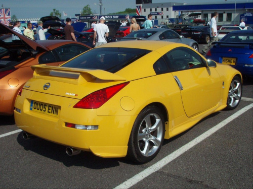 wszytskie japońskie fury i EDC eliminacjia driftingu gdzie Maciek Polody wygrał silverstone 2007
i filmiki http://youtube.com/profile_videos?user=grbrandys #SilverstoneEdcTunning