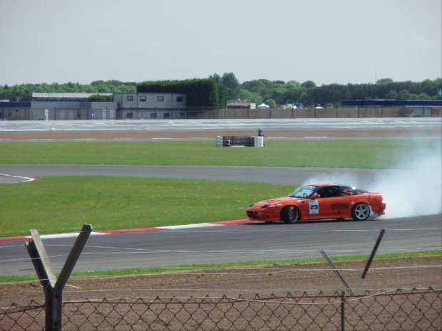 wszytskie japońskie fury i EDC eliminacjia driftingu gdzie Maciek Polody wygrał silverstone 2007
i filmiki http://youtube.com/profile_videos?user=grbrandys #SilverstoneEdcTunning