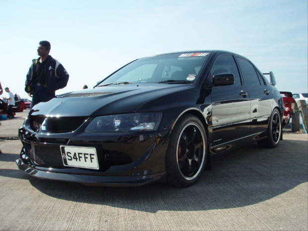 wszytskie japońskie fury i EDC eliminacjia driftingu gdzie Maciek Polody wygrał silverstone 2007
i filmiki http://youtube.com/profile_videos?user=grbrandys #SilverstoneEdcTunning