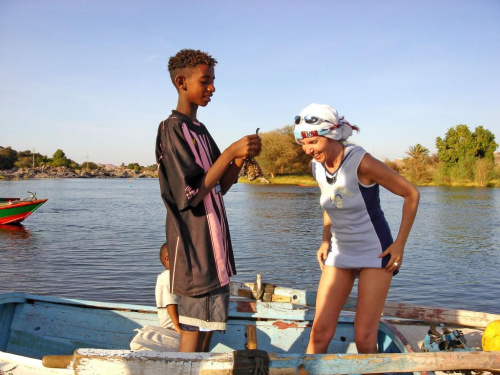 Nad Nilem z tubylcami w wiosce nubijskiej. Okolice Asuanu