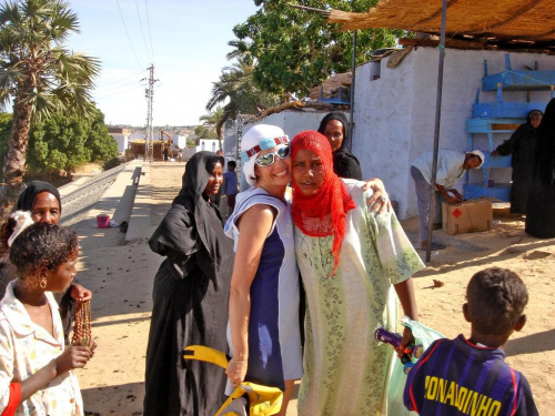 Z tubylcami w wiosce nubijskiej. Okolice Asuanu