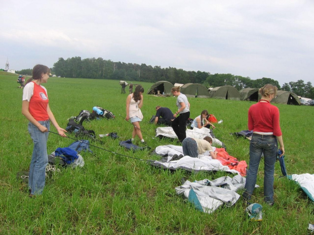 Zdjęcia przedstawiają LEDNICĘ 2007 z harcerskiego punktu widzenia.