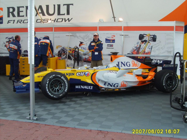 ING renault F1 roadshow #INGRenaulF1Team