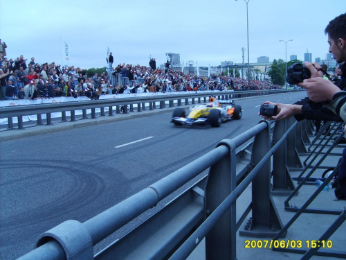 ING renault F1 roadshow #INGRenaulF1Team