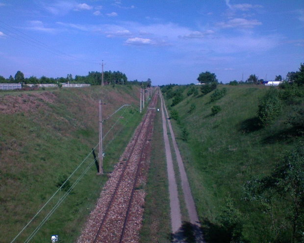 Linia z Tomaszówa do Radomia, widok z mostu w Białobrzegach w kierunku Radomia... #Białobrzegi #tomaszów #pkp