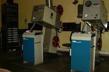 projektory KINOTON kina Neptun #kino #gdańsk #neptun #helikon #kameralne #projekcja #projektor #kinotechnika #kinooperator