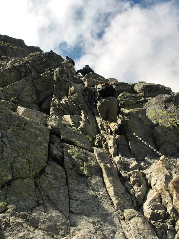 Najdłuższy łańcuch w Tatrach - wejście na Czerwoną Ławkę #góry #tatry