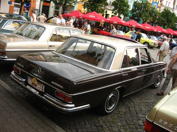 Zdjęcia ze Zjazdu Klasycznych i Zabytkowych Mercedesów - Leszno, 09.06.2007 #Mercedes #Benz #klasyk #samochód #auto #automobil #klub #rynek #Leszno