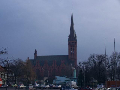 Widok na Kościół p.w. św.Andrzeja Boboli - Jezuici