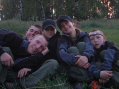 Ekipka z ogniska :) od prawej Marek, Karol , Ja i Rybka a na dole po lewej Wojtus :)
