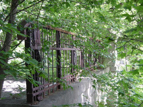 Barierka wiaduktu przy Polanki/ Chrzanowskiego. Stan z 2004 r.