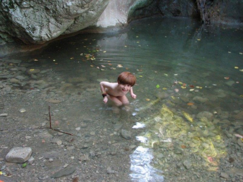 Baden in Wasserfall in Kuczuk-Karasu