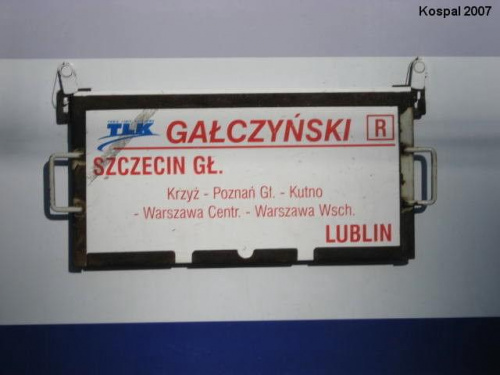 Tablica kierunkowa pociągu Tanich Lini Kolejowych relacji Szczecin Gł - Lublin (Gałczyński)