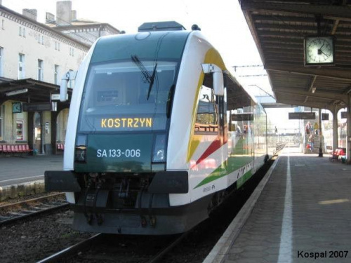 14.10.2007 (Krzyż) SA133-006 jako pociąg osobowy Krzyż - Kostrzyn.