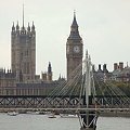 Big Ben i Palace of Westminster z oddali