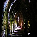 Tunel w ruinach zamku STARY KSIĄŻ