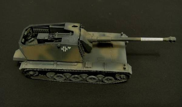 Struer Emil 1-72 Gulumik Trumpeter
www.militarymodels.republika.pl