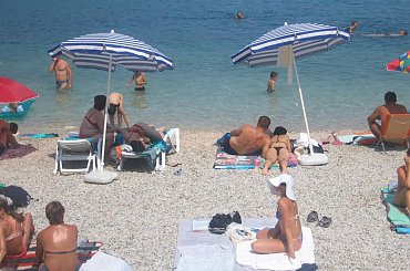 A tutaj plaża przy hotelu Belveder w Vrsarze w Chorwacji:) #wakacje #chorwacja #morze #zwiedzanie #upał #lody