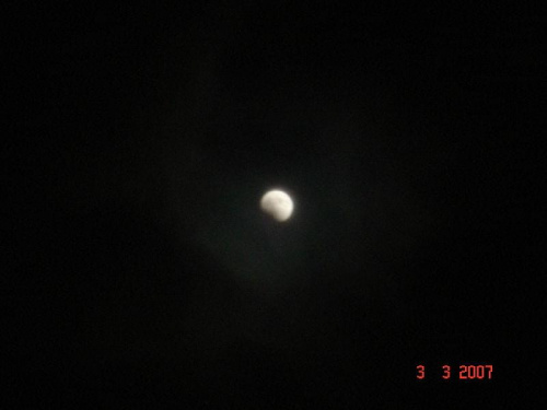 Zaćmienie Księżyca. Może zdjęcia troszkę nieostre, ale za to piękne przeżycie.