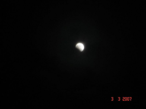 Zaćmienie Księżyca. Może zdjęcia troszkę nieostre, ale za to piękne przeżycie.