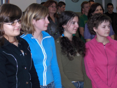 8 marca 2007 r. w Internacie ZS w Sobieszynie odbyły się uroczystości z okazji Dnia Kobiet. #Sobieszyn #Brzozowa #DzieńKobiet #Internat #EdytaZielińska #AnnaBiaduń #JustynaBanaś
