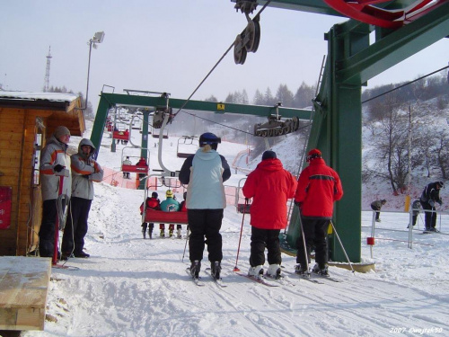 w kolejce do kolejki (krzesełkowej) :o) #narty #Przemyśl #stok #wojtek50 #wyciąg #zima