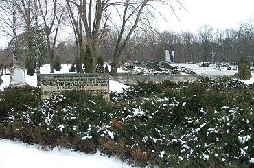 Na cmentarzu wojennym #Puławy #pomnik #pomniki #grób #groby #mogiła #mogiły #cmentarz