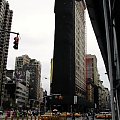 Flatiron building. byla taka afera narkotykowa bo produkcje sobie masowa urzadzili, ale NYPD ich zlapala pozamykala i budynek renowuja aktualnie.