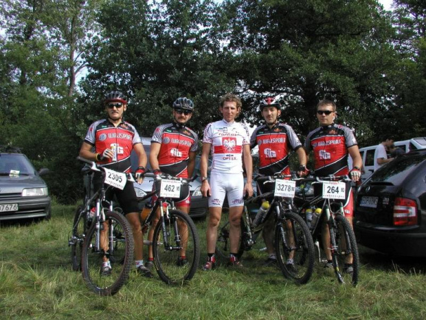 Część Wajsport-Team wraz z Mistrzem Polski MTB Markiem Galińskim