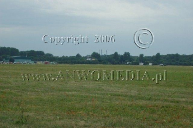 Zawody na 1/4 mili, które odbyły się 29.07.2006r w Pruszczu Gdańskim
www.ANWOMEDIA.pl