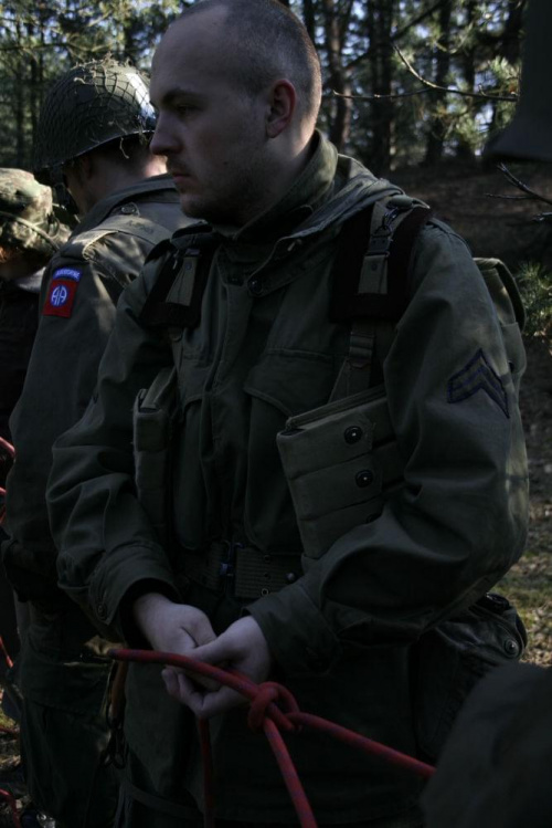 Trening dla Grup Rekonstrukcji Historycznych na poligonie w Toruniu z udziałem 82nd Airborne Division "PARAGLITE" w dniach 23-25 marca 2007 roku.