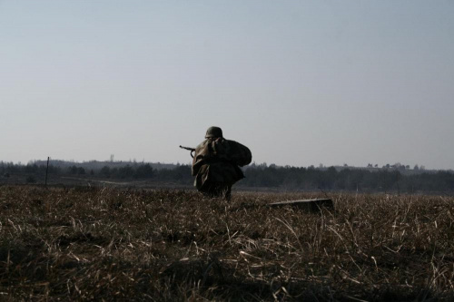 Trening dla Grup Rekonstrukcji Historycznych na poligonie w Toruniu z udziałem 82nd Airborne Division "PARAGLITE" w dniach 23-25 marca 2007 roku.