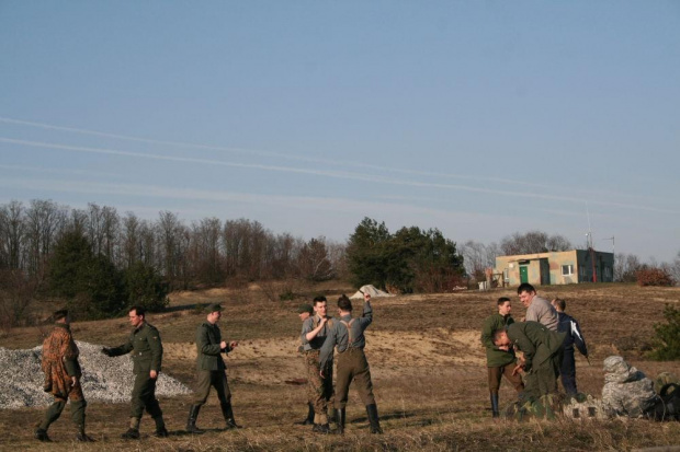 Trening dla Grup Rekonstrukcji Historycznych na poligonie w Toruniu z udziałem 82nd Airborne Division "PARAGLITE" w dniach 23-25 marca 2007 roku.