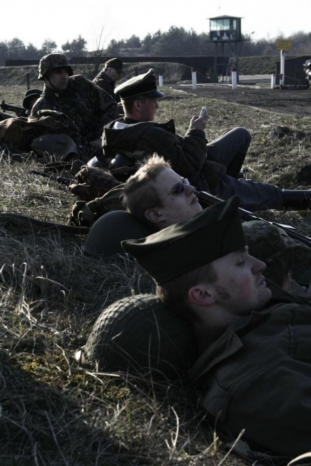 Trening dla Grup Rekonstrukcji Historycznych na poligonie w Toruniu z udziałem 82nd Airborne Division "PARAGLITE" w dniach 23-25 marca 2007 roku.