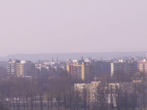 Widok z bloku na ulicy Lasówka Kraków marzec 2007 #kraków #miasto #wieżowiec #lasówka #koszykarska #widok #bloki #osiedle