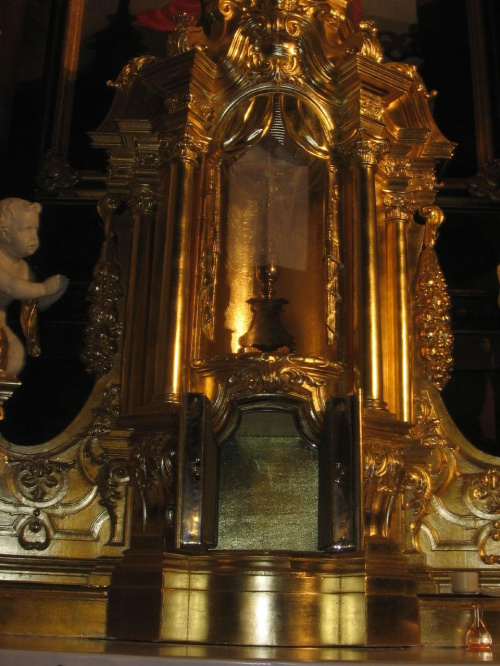 Wielki Czwartek. Pan Jezus uwięziony, najświętszy sakrament przeniesiony do ołtarza św. Teresy (ciemnicy).