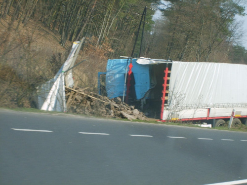 Wypadek ok 2km za Nevadą