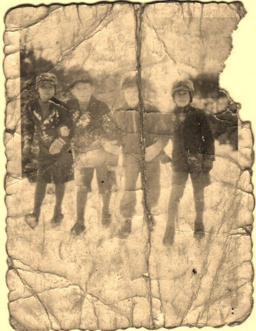 zima 1944 Bogumił z kolegami