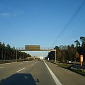 Dziwna czarna linia no i na tablicy ostrzeżenie o sławnym sztale na A12 na granicy z Polską;-)