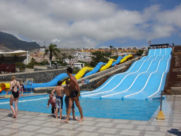 zjeżdżalnie w AQUALAND-zie